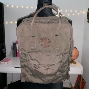 Fjall Raven Kanken backpack (brown)— recycled